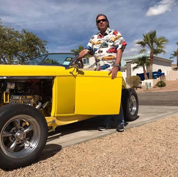 Dave in the Hot Rod Hawaiian Shirt with his banana yellow Hot Rod